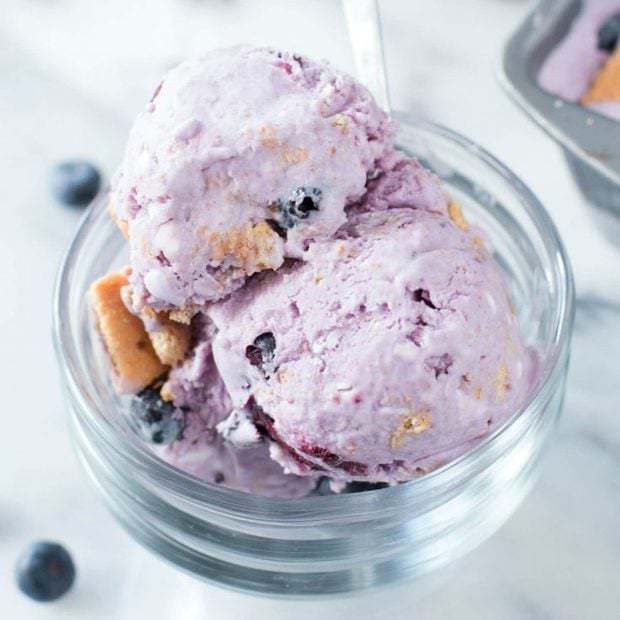 http://www.cakenknife.com/wp-content/uploads/2016/05/Blueberry-Cheesecake-Ice-Cream-Thumbnail-735x735.jpg