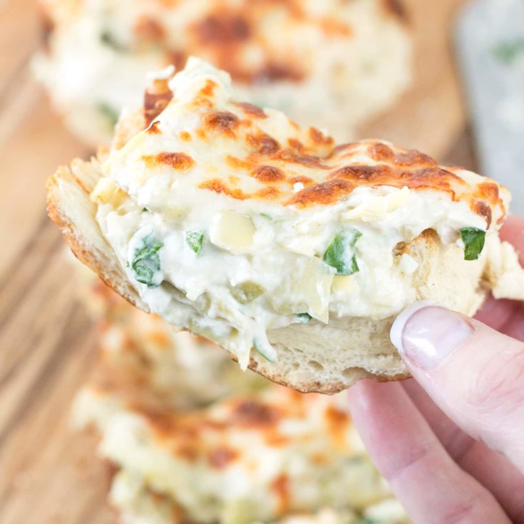 http://www.cakenknife.com/wp-content/uploads/2016/08/Chicken-Spinach-Artichoke-Dip-French-Bread-Thumbnail-1-735x735.jpg