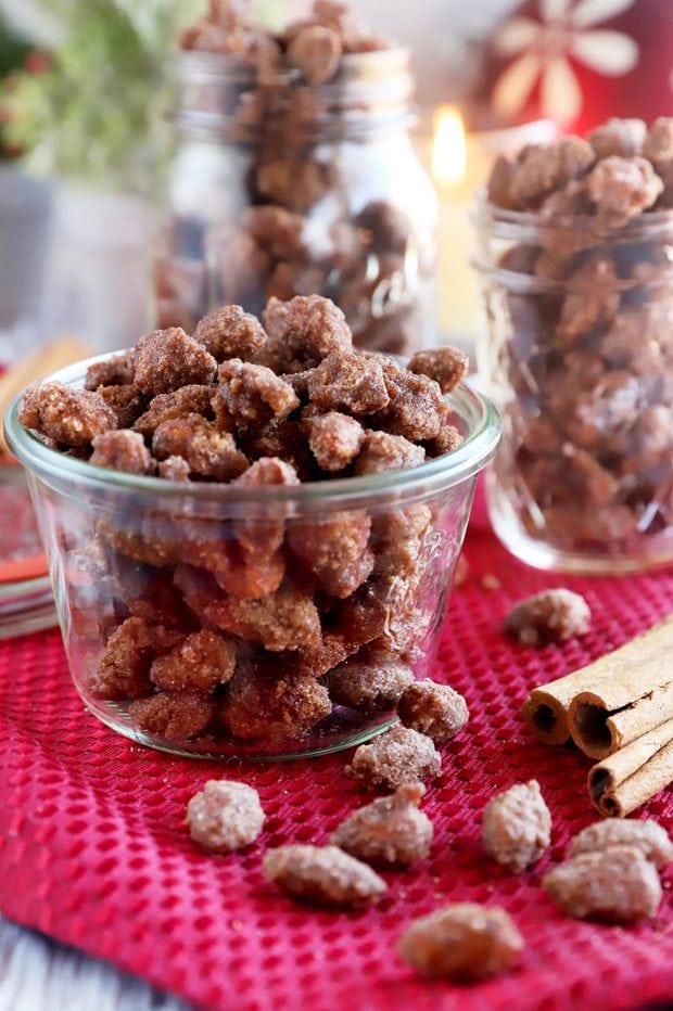 Crockpot cinnamon almonds in jars