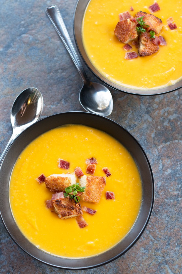 Roasted Butternut Squash Soup with Bacon Croutons - Cake 'n Knife