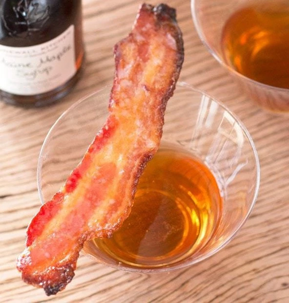 Maple Bacon Manhattan | cakenknife.com