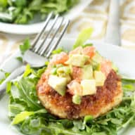 Crispy Crab Cakes with Avocado Grapefruit Salsa | cakenknife.com