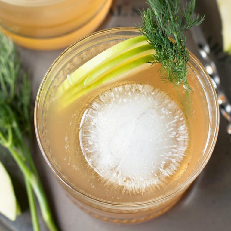 Whiskey Apple Ginger Fizz | cake knife.com #cocktail #happyhour #whiskey