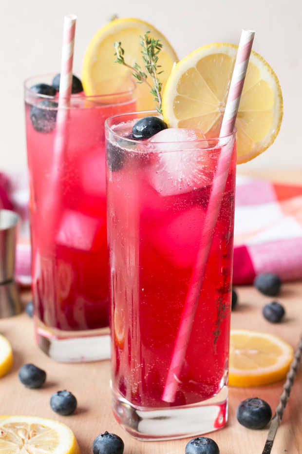 Sparkling Blueberry Thyme Vodka Lemonade | Cake 'n Knife