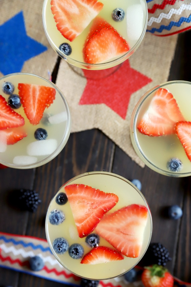 Red White And Blue Brunch Punch | Cake 'n Knife