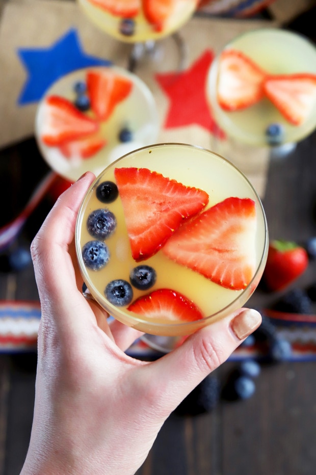 Red White And Blue Brunch Punch | Cake 'n Knife