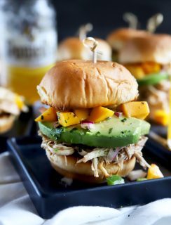 Toasted slider buns with chicken and salsa