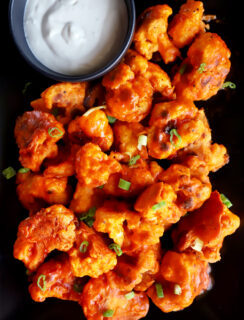 Crispy buffalo cauliflower on a plate picture