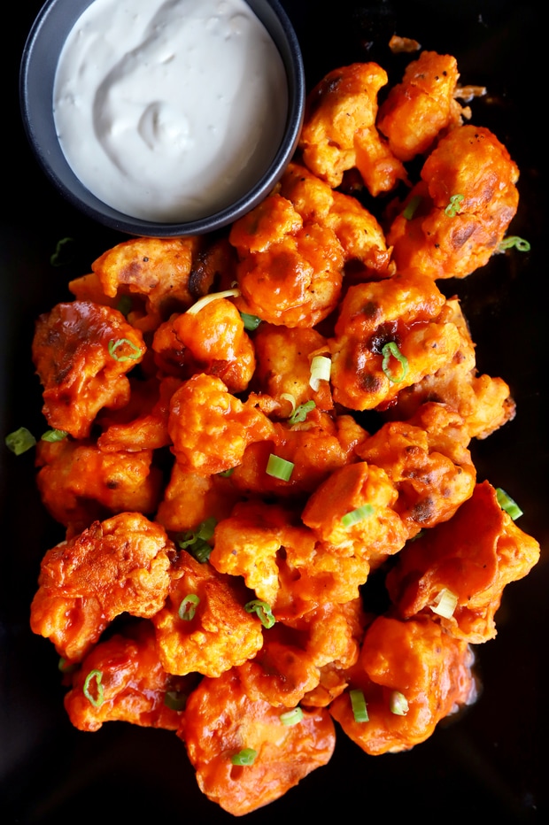 Crispy buffalo cauliflower on a plate picture