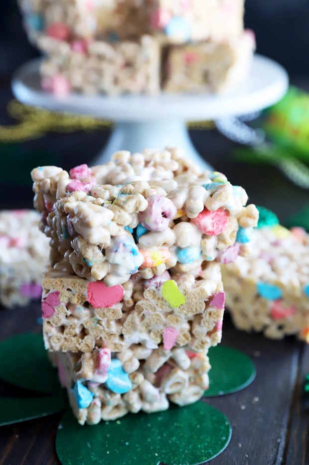 Lucky Charms Cereal Treats Recipe | Cake 'n Knife