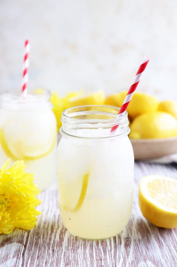 Homemade Vodka Lemonade Recipe | Cake 'n Knife