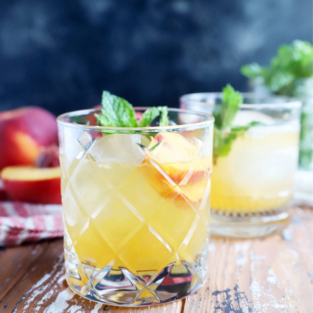 Summer Bourbon Peach Smash Cocktail | Cake 'n Knife