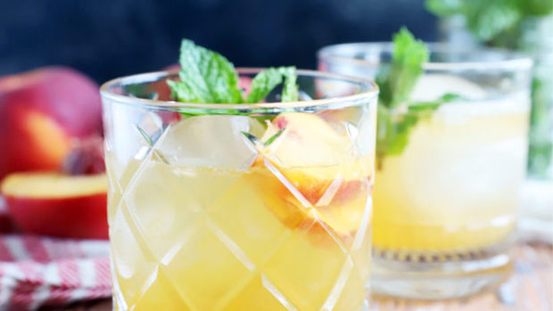 Sparkling Ice® Bourbon Peach Lemonade Cocktail