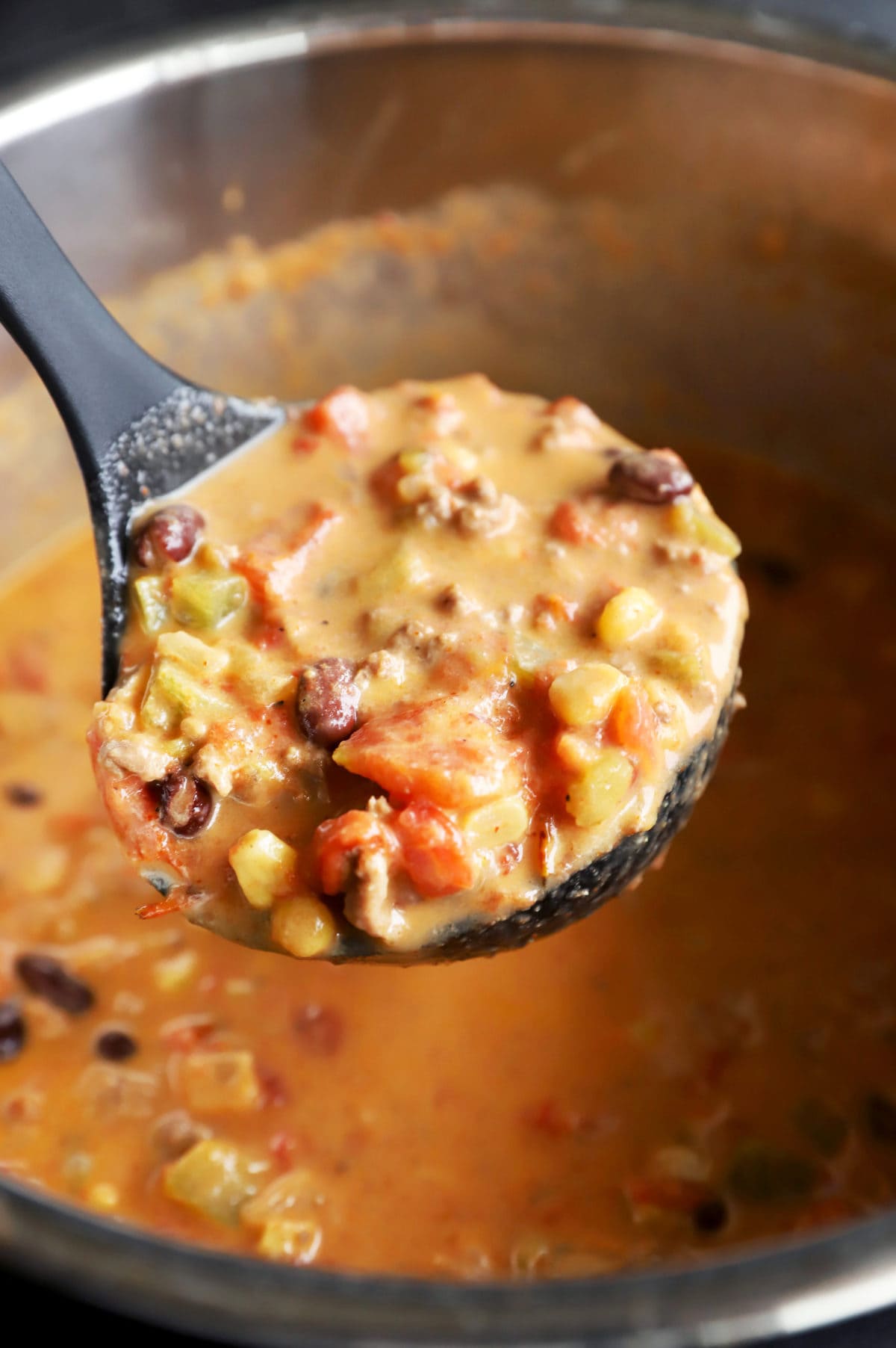 Slow Cooker Queso Chili | Cake 'n Knife