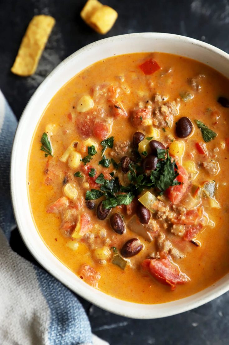 Slow Cooker Queso Chili | Cake 'n Knife