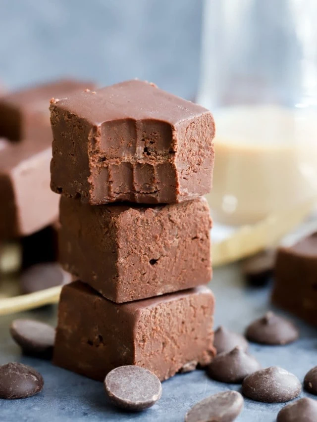 4-ingredient baileys fudge