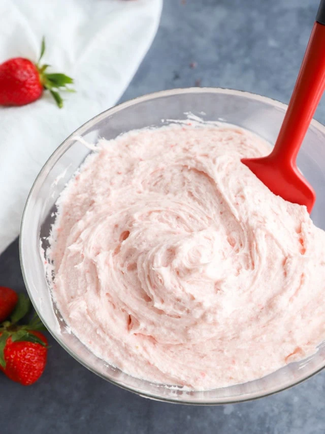 easy strawberry buttercream frosting