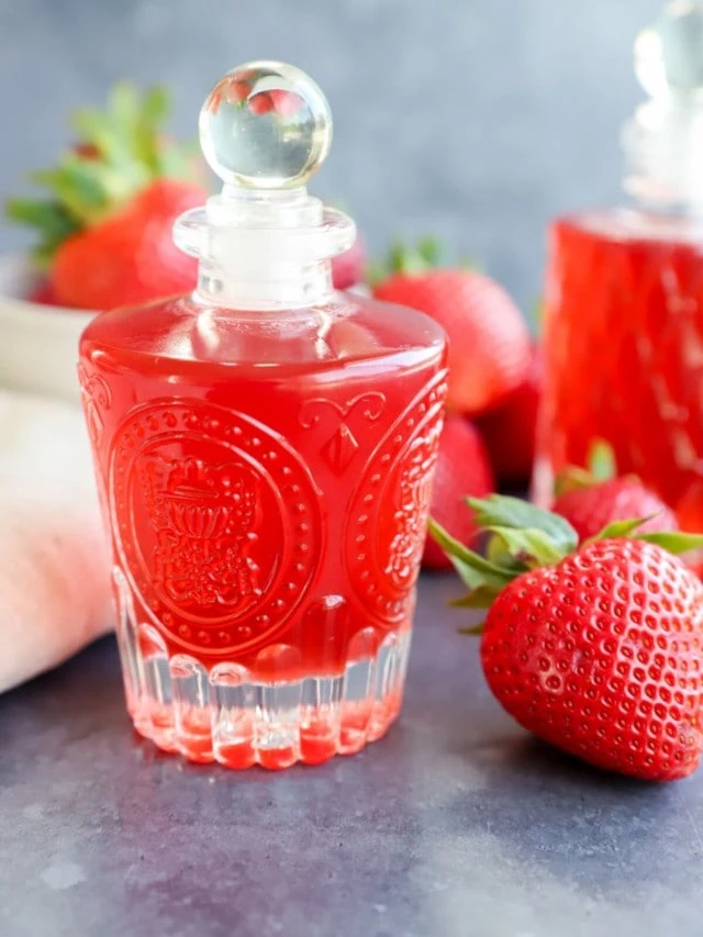 3-ingredient strawberry simple syrup