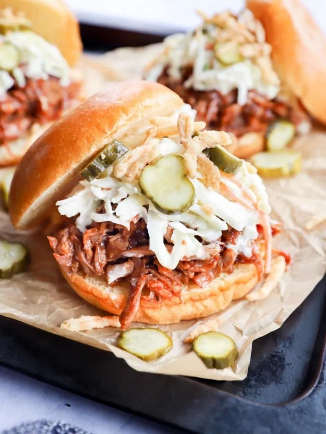 Instant Pot Pulled Pork Burgers