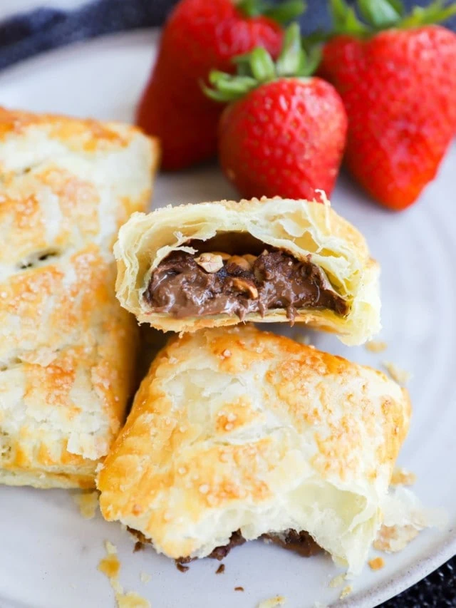 nutella puff pastry pies