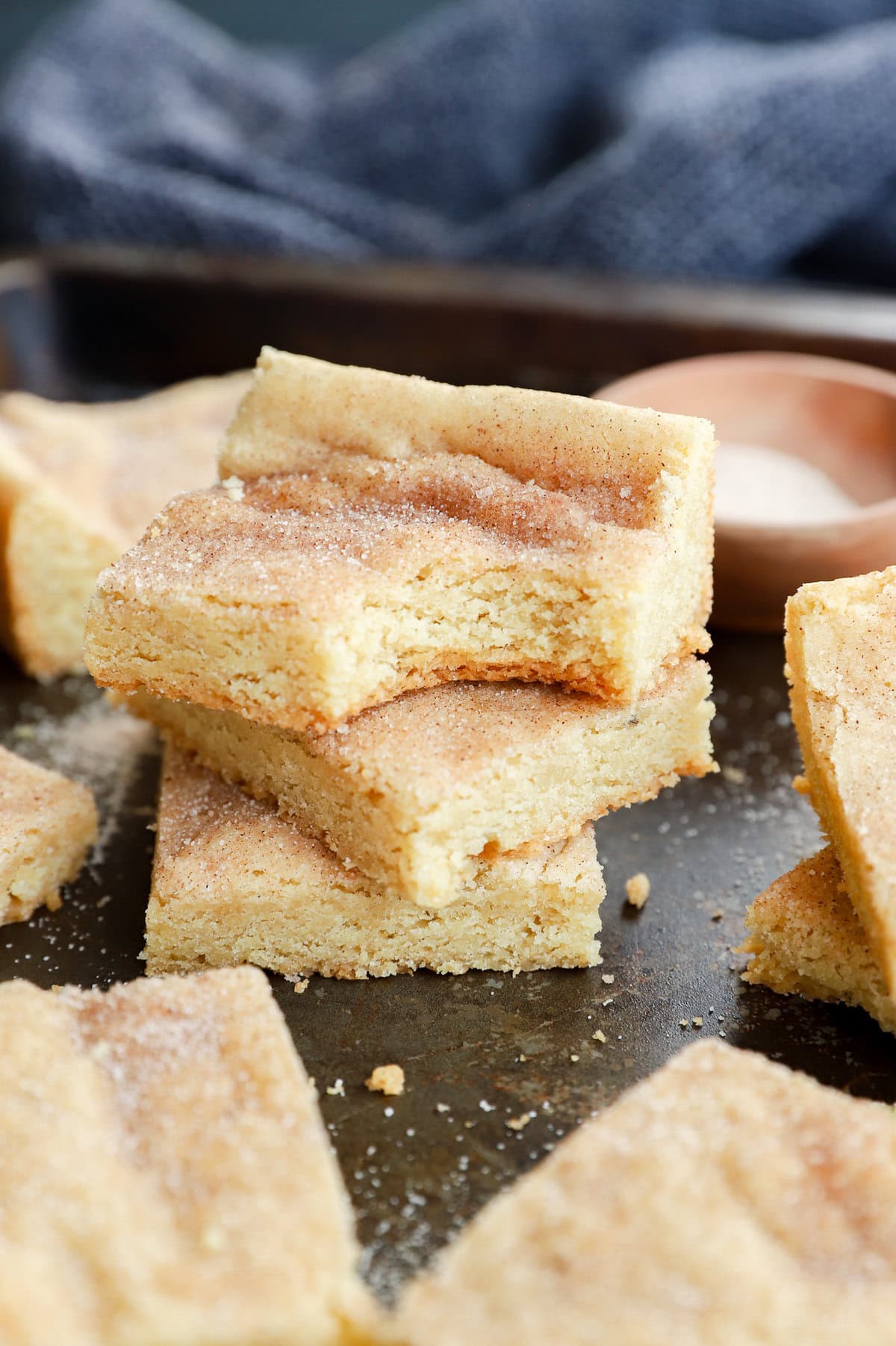 Easy Chewy Snickerdoodle Bars Recipe | Cake 'n Knife