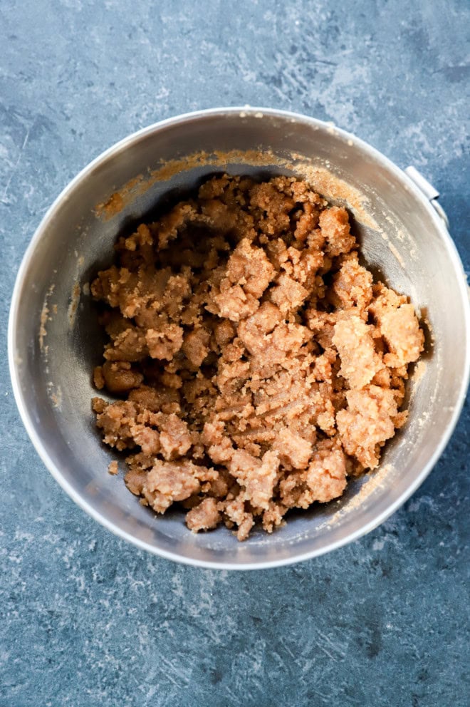 cinnamon crumble topping in bowl