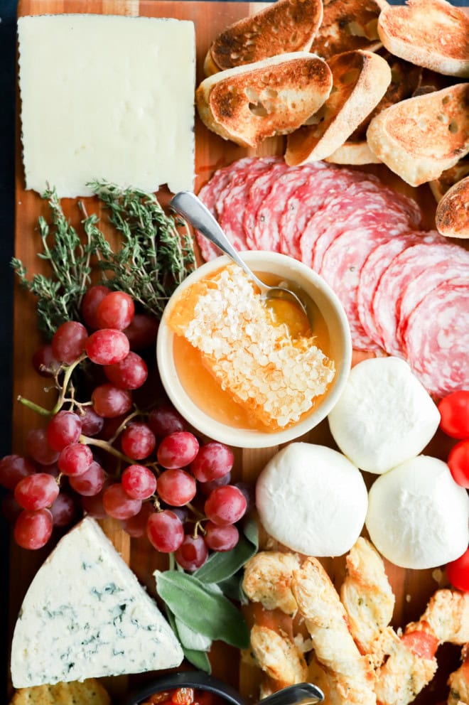 the best ultimate appetizer spread of meats and cheeses