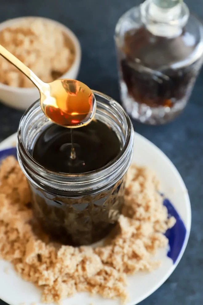 spooning out sweetener for coffee